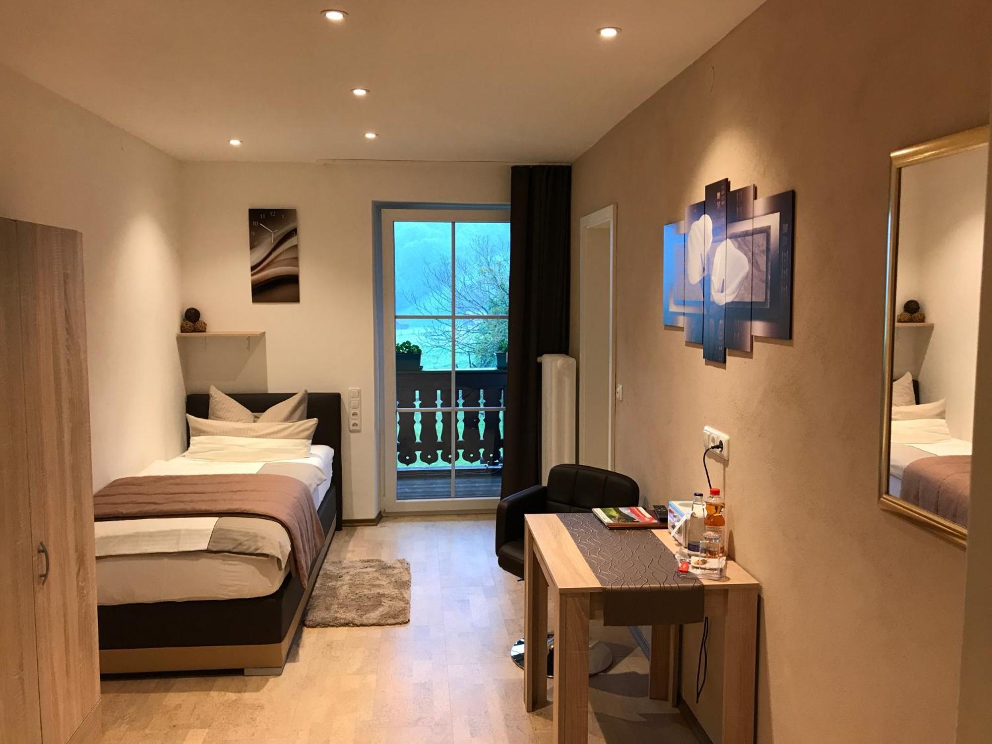 Hotel Restaurant Hausberg Garmisch-Partenkirchen Ngoại thất bức ảnh